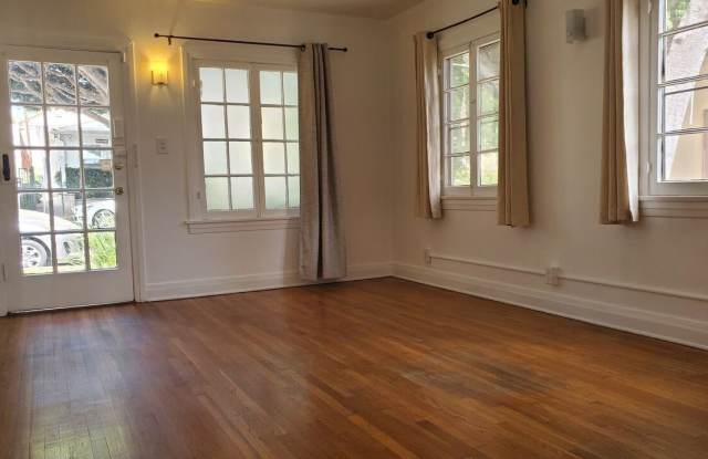1118 20th St unit: Front