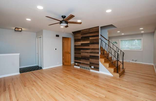 4216 N Kedvale Avenue unit: D