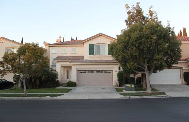 Beautiful 3-bedroom 2.5 bath home in an HOA community. 39 Whispering Pine, Irvine