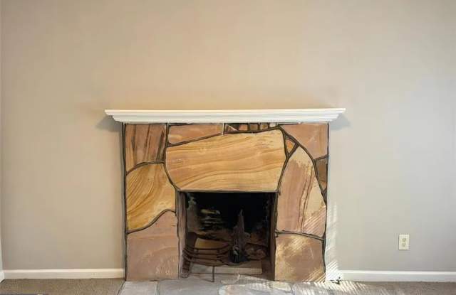 1589 Pinehurst Drive SW