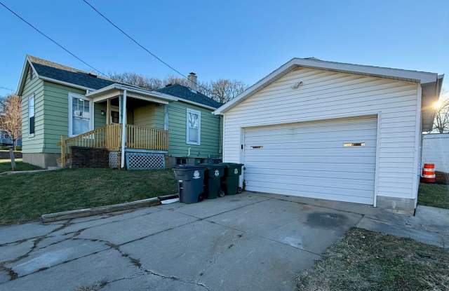 Photo of Charming 2 Bedroom Home with Garage on Corner Lot