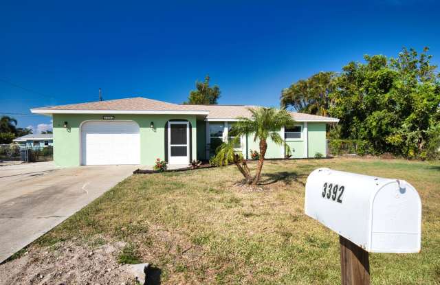 Annual Recently Updated Unfurnished Single Family Home in South Venice!