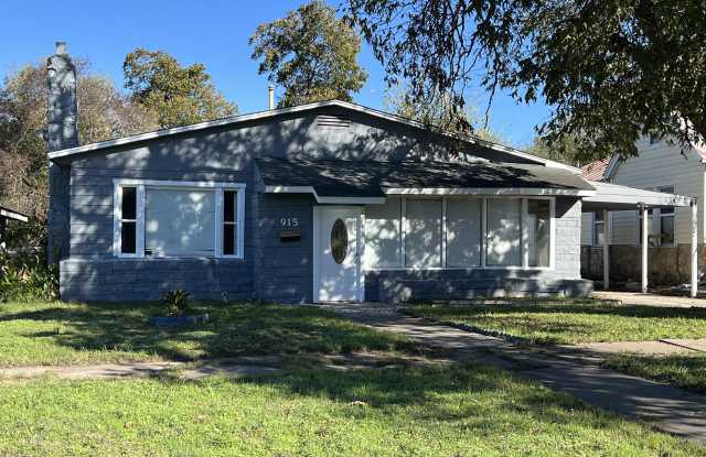 Photo of 915 E Highland Blvd