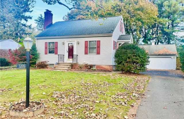 Photo of 3205 Cambridge Circle