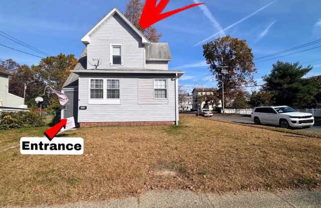 430 LECONEY Avenue unit: 2Nd Floor