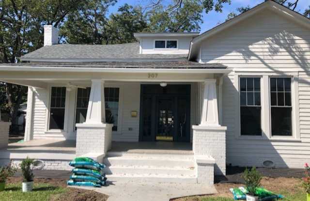 207 N Church Street - Residential or Commercial Property