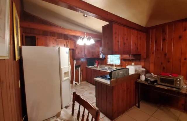 Room in 3 Bedroom Home at Metropolitan Pkwy SW