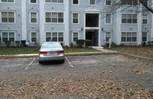 14201 WOOLEN OAK CT #10-32