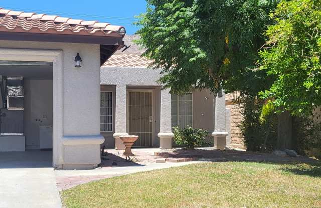 52855 Avenida Velasco