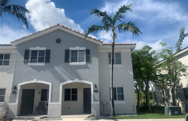 1527 SE 31st Ct - 1527 Southeast 31st Court, Homestead, FL 33035