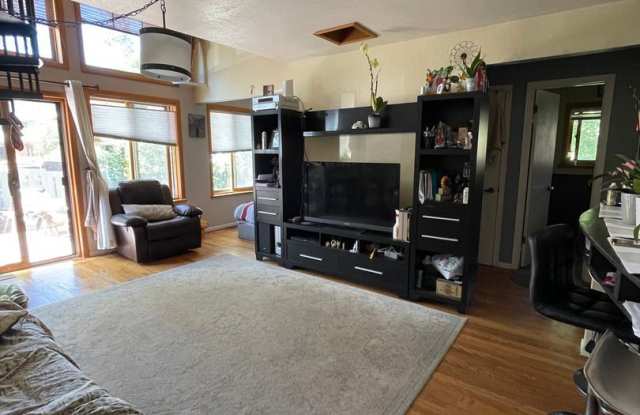 3730 Old Lodge