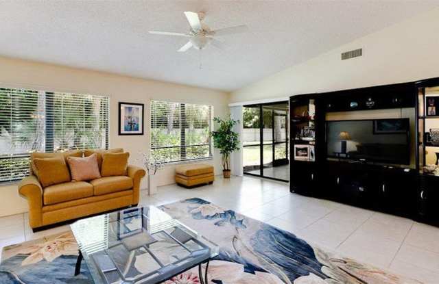 7893 TIMBERWOOD CIRCLE