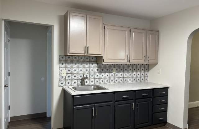 588 Eastland AvenueApt 1