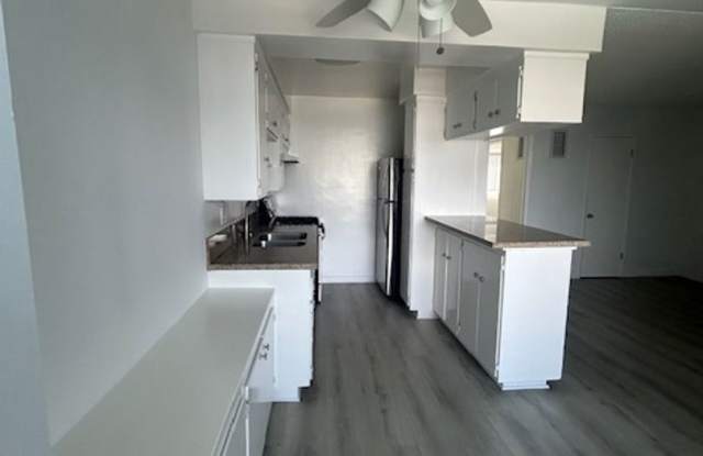 Photo of Slauson 4215-4219