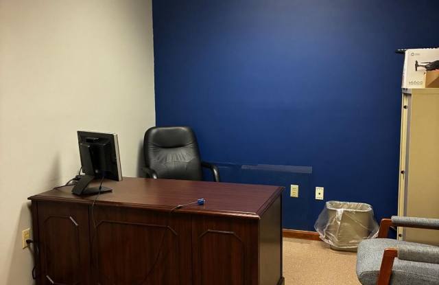 403 W LINCOLN Highway