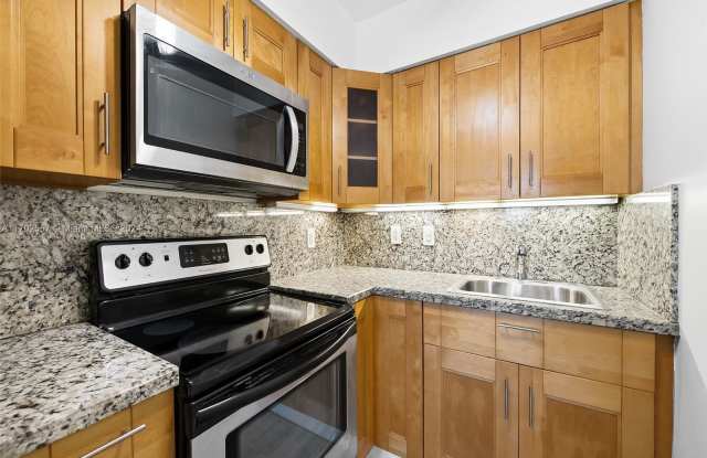 1816 East Oakland Park Boulevard