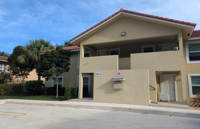 8718 NW 35th Street