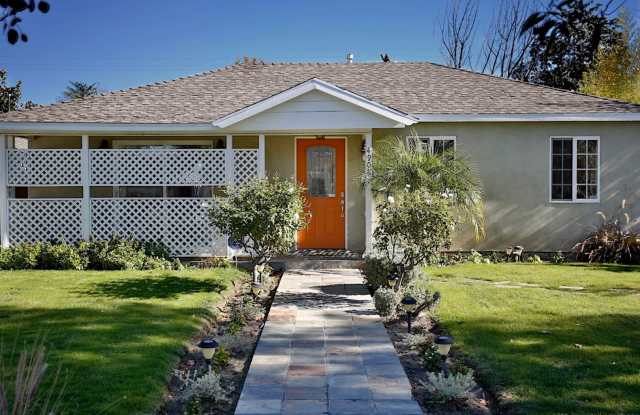 Beautiful North Hollywood 3 Bedroom, 2 Bath Single Family Home  *** Non-Smoking***