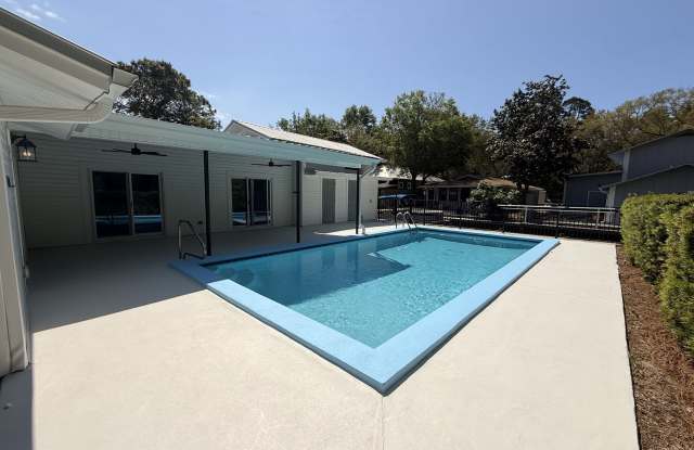 28 E Wild Briar Rd