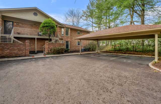 1167 Turkey Foot Road unit: 8