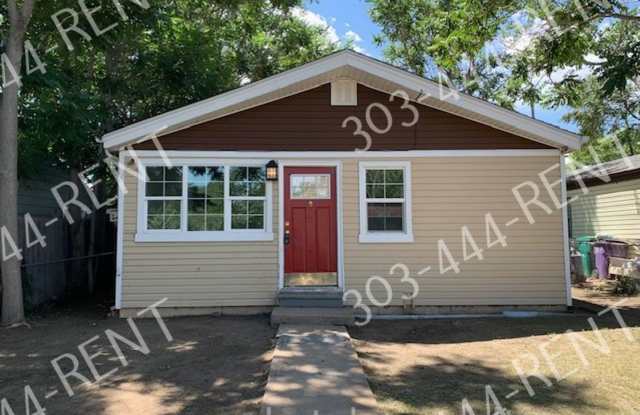 Holiday Special! $400.00 OFF Your 1st Month’s Rent Beautiful 3 Bedroom / 1 Bathroom Home – Ready to See Now!