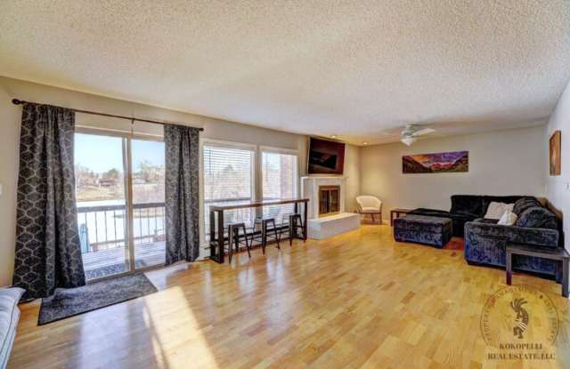 1020 Lakeside Court - 1