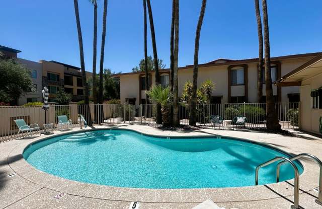 Prime Scottsdale Location! 2 bed 1.5 bath with community pool
