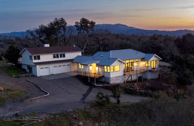 Stunning Views from this Brand New, Luxury Home and Granny Unit - 4822 Sullivan Way, Santa Rosa, CA 95409