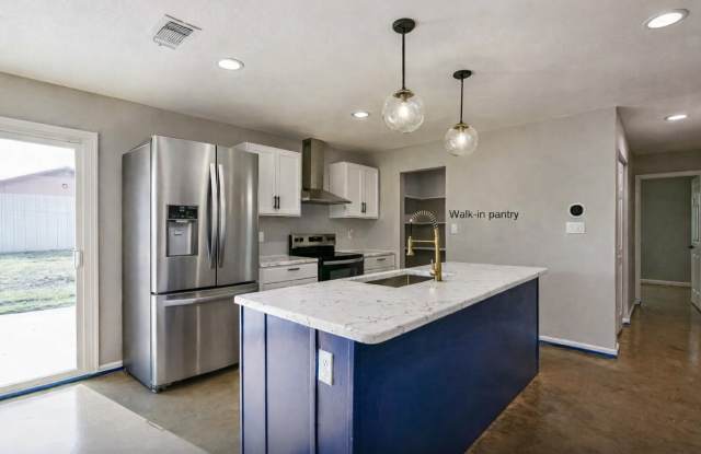 2006 Robert E Lee Drive