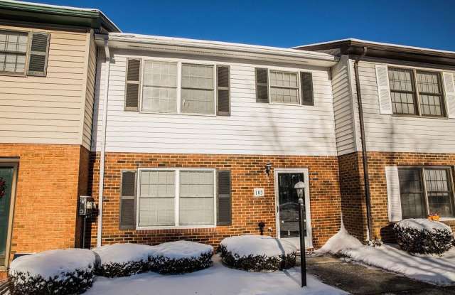 103 Franklin Parke | 3 bed, 2.5 Bath Townhouse |Available June 17