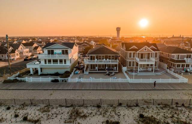 1404 Oceanfront unit: Upper