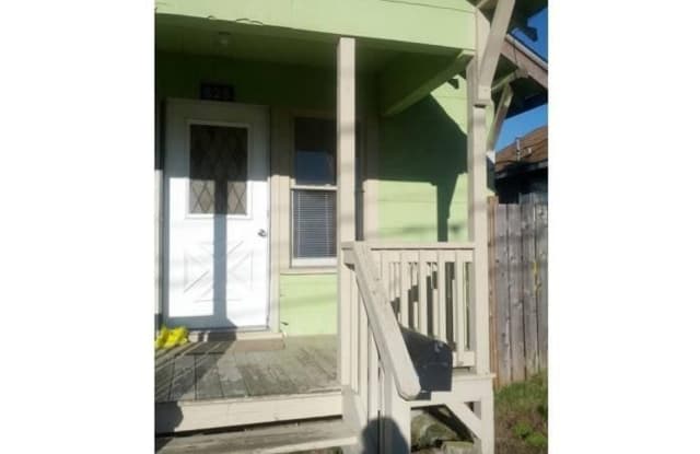 828 8th St - 828 8th Street, Bremerton, WA 98337