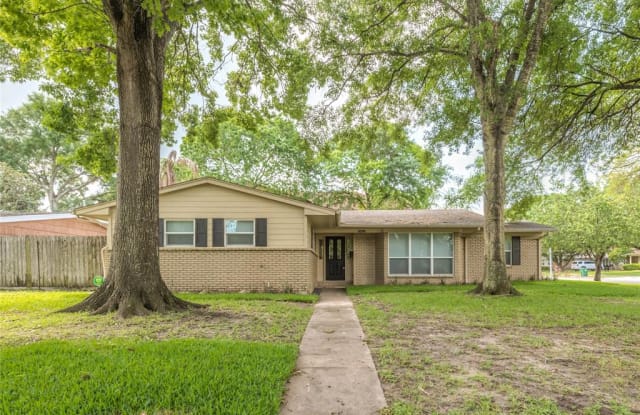 5159 Beechnut Street - 5159 Beechnut Street, Houston, TX 77096