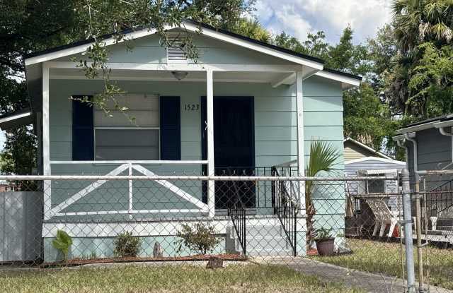 1523 Van Buren Street