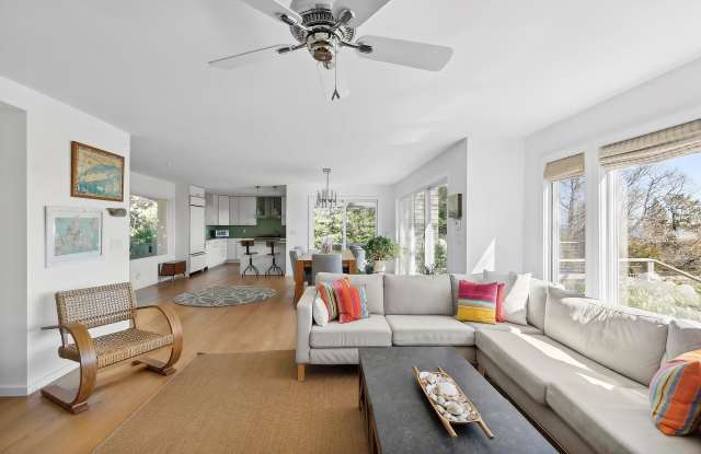 28 Gardiners Bay Drive