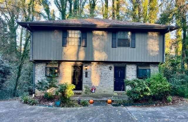 Photo of 2515 Skyland Trail NE