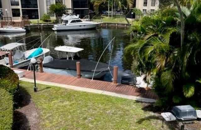 6 Royal Palm Way