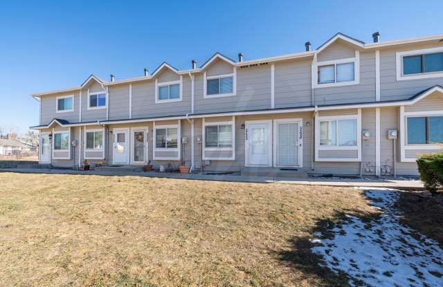 Photo of Cute Updated Townhome Near the Powers Corridor