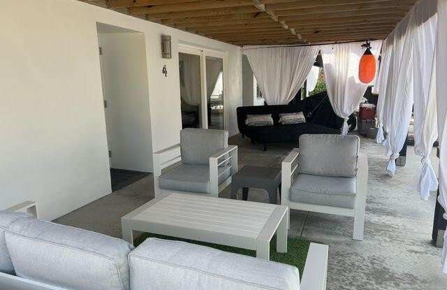 1501 S Miramar Avenue unit: 4