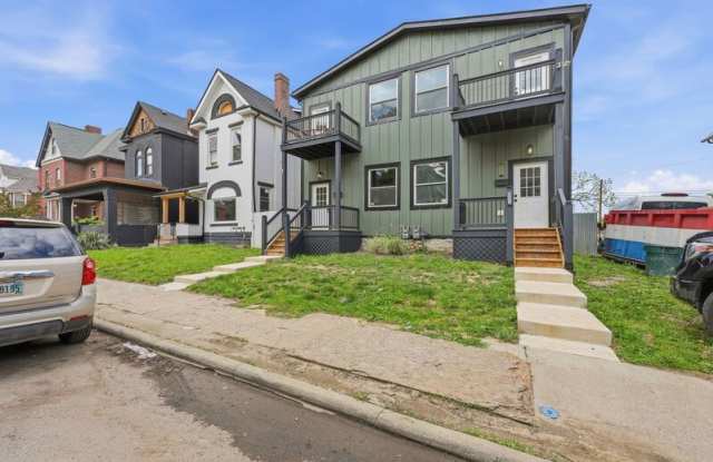 834 Oak Street