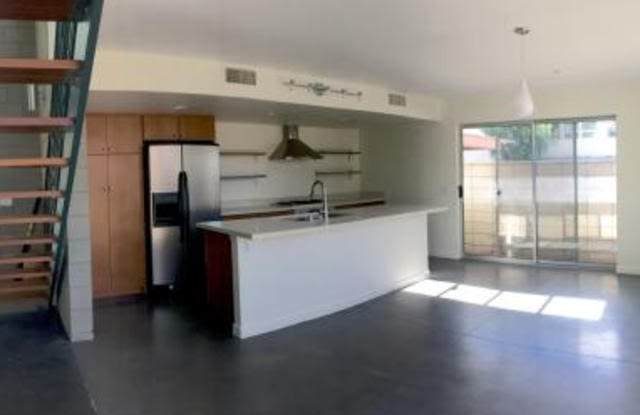 200 E Francis Dr. Unit E32