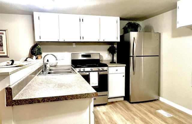 340 E 8th Street unit: 19