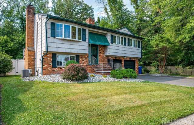 40 Winding Road