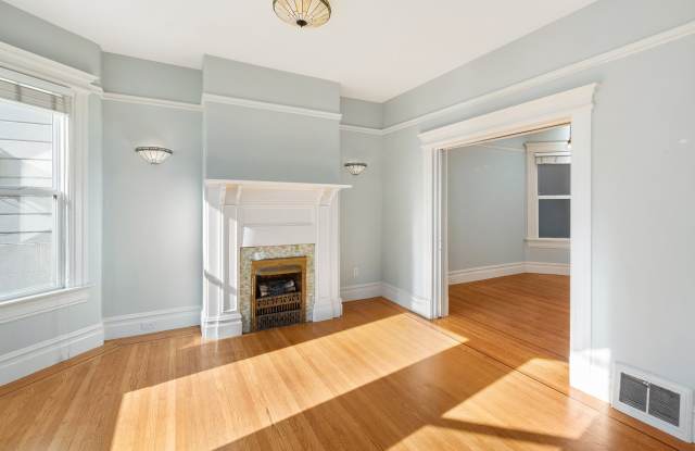 858 Greenwich Street