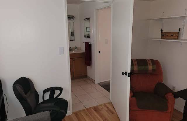 392 South Paseo Lobo