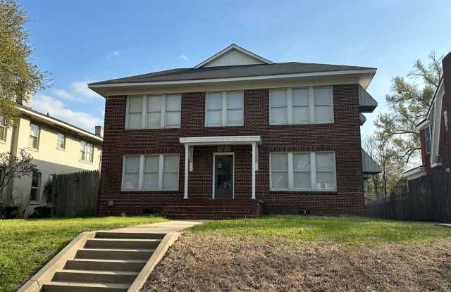 Newly Remodeled South Highlands Apartment