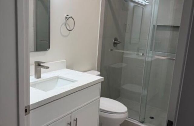 5191 5191 Lindley Ave