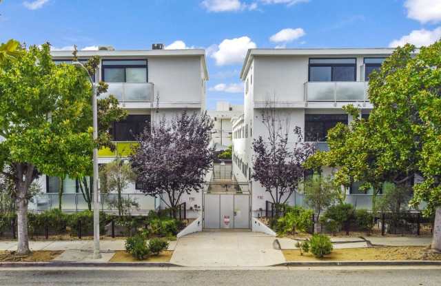 Upper Nomadic Santa Monica