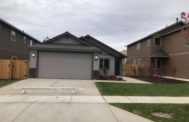 Single Level Home In NW Redmond Oregon