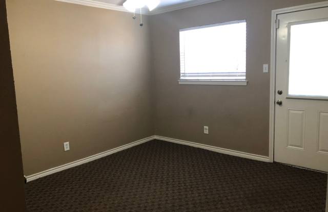 3/1.5 House with HUGE backyard available in February!